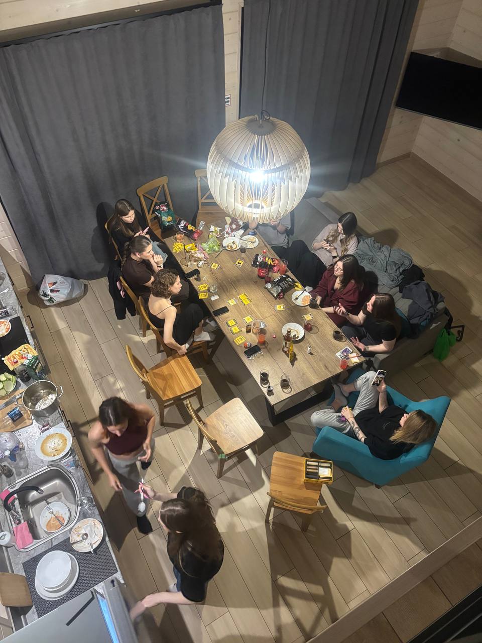 Команда в студии